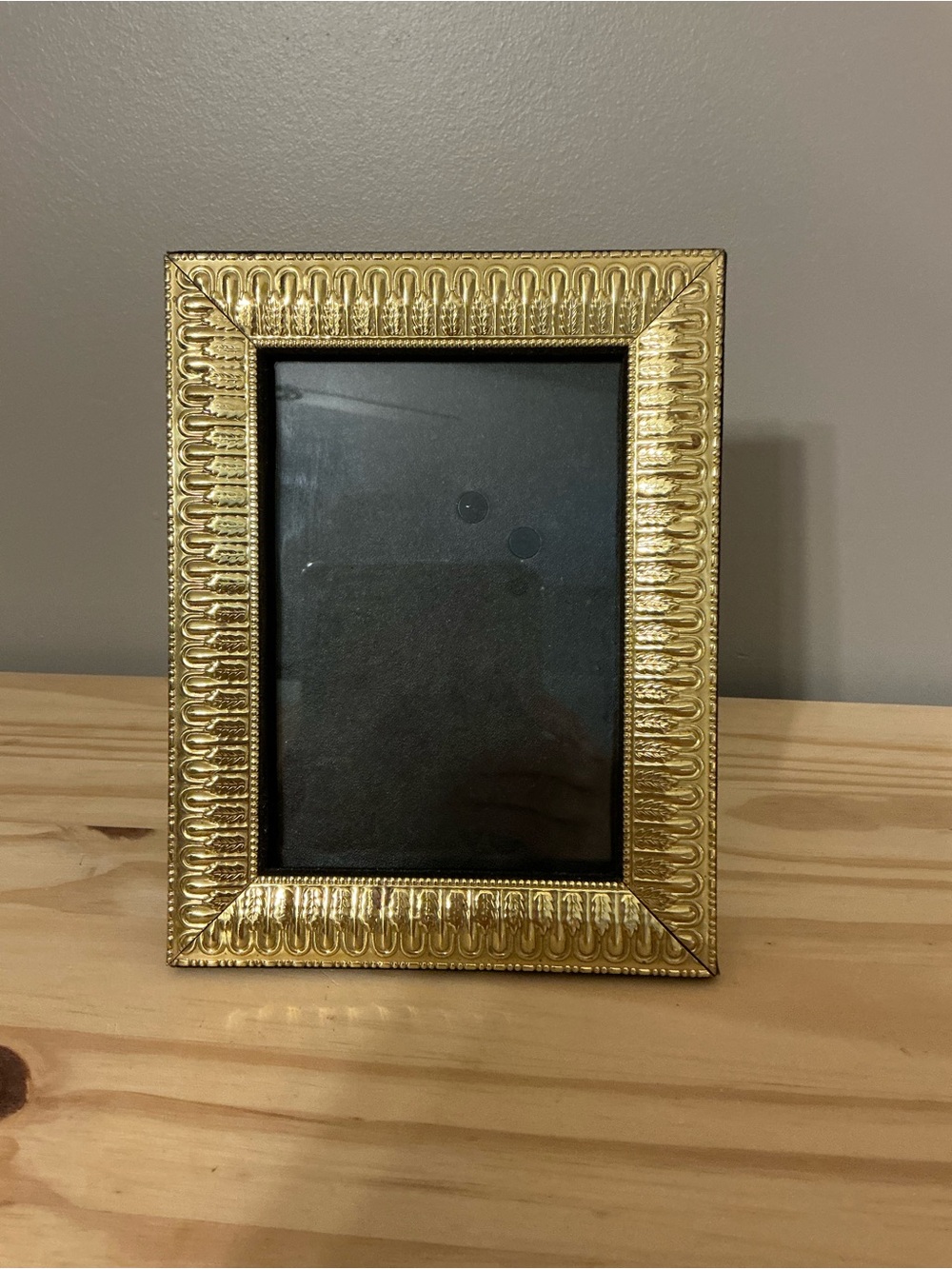 Vintage MidCentury Gold Tone Ornate Decorative Photo Frame - Classic